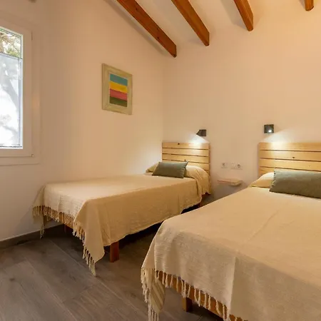 Con Piscina Y Playa Апартаменты *