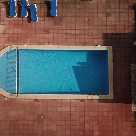 Con Piscina Y Playa Сон-Шоригер